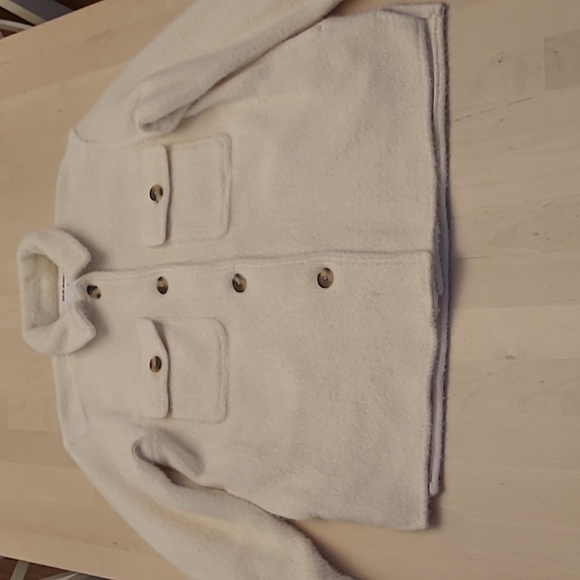 LIKE NEW Old Navy Plush Ivory Utility Shacket with 4 Pockets - Picture 7 of 11